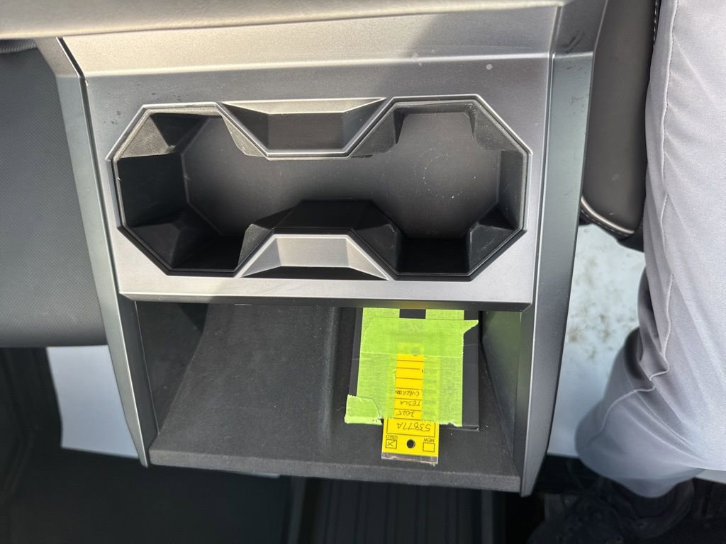 Used 2025 Tesla Cybertruck AWD Crew Cab image 15