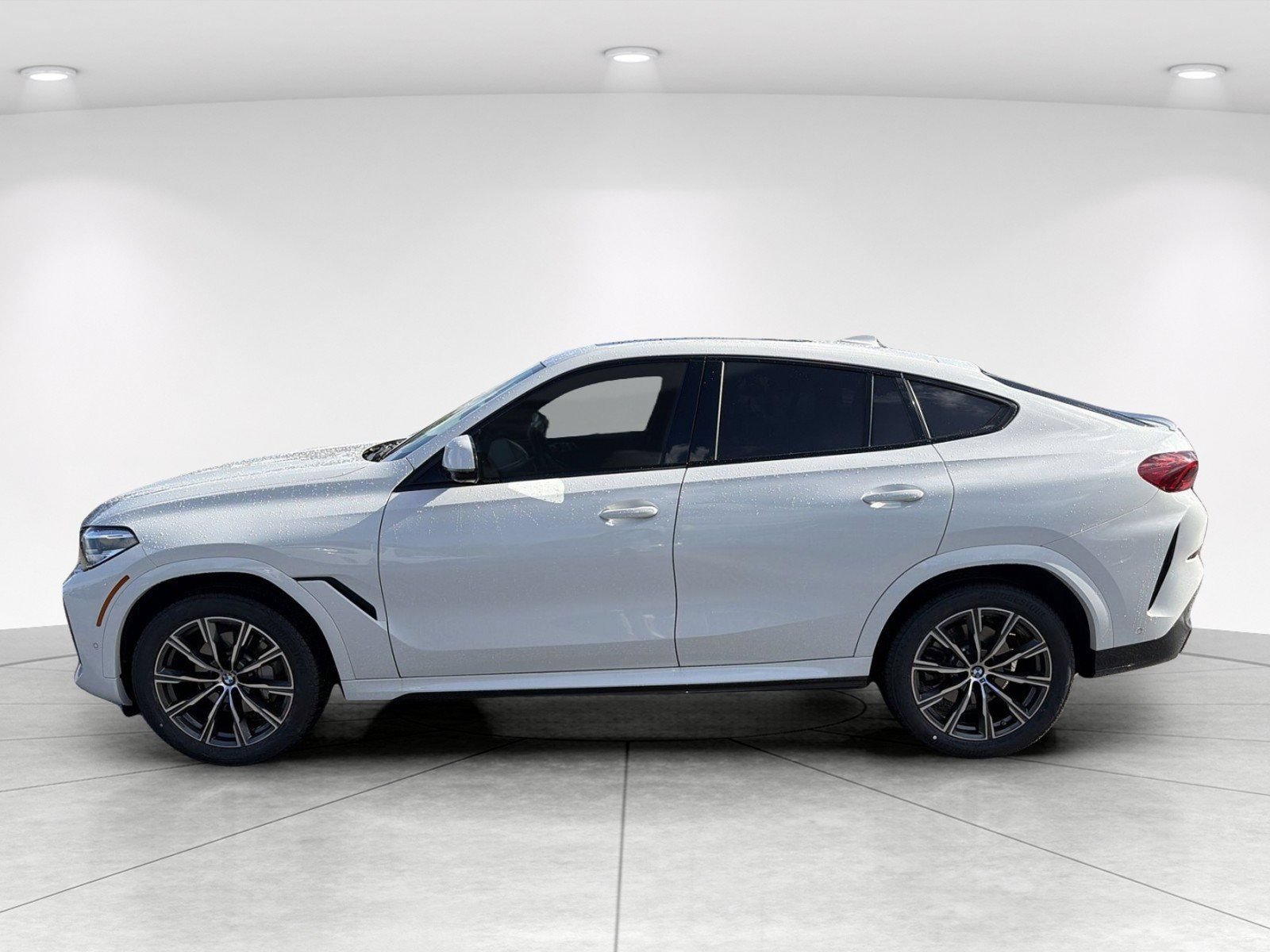 Used 2022 BMW X6 xDrive40i w/ M Sport Package AWD/4WD image 7