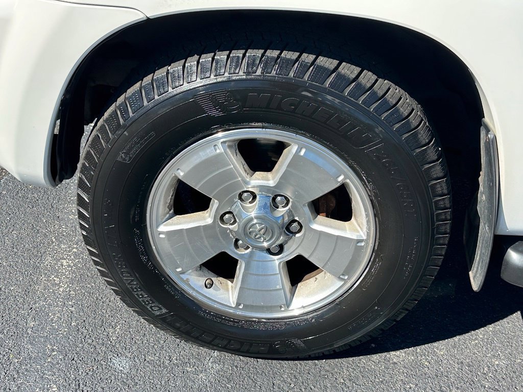 Used 2008 Toyota 4Runner SR5 AWD/4WD image 29
