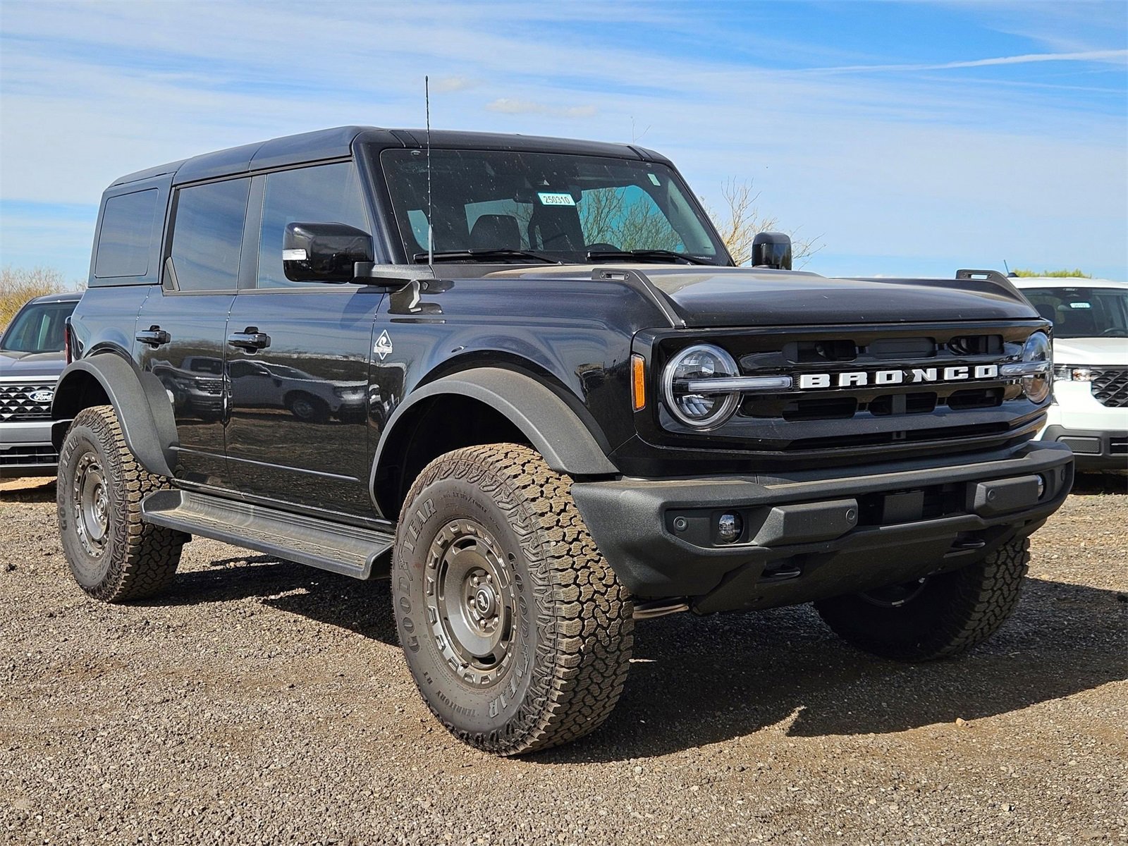 New 2025 Ford Bronco Outer Banks w/ Sasquatch Package image 3