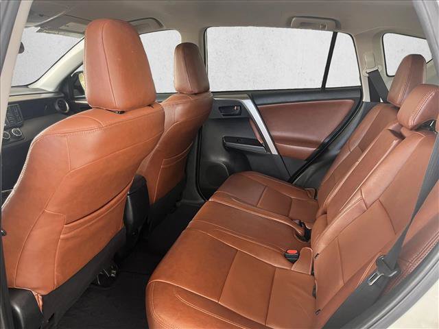 Used 2018 Toyota RAV4 LE w/ Carpet Mat Package FWD image 10