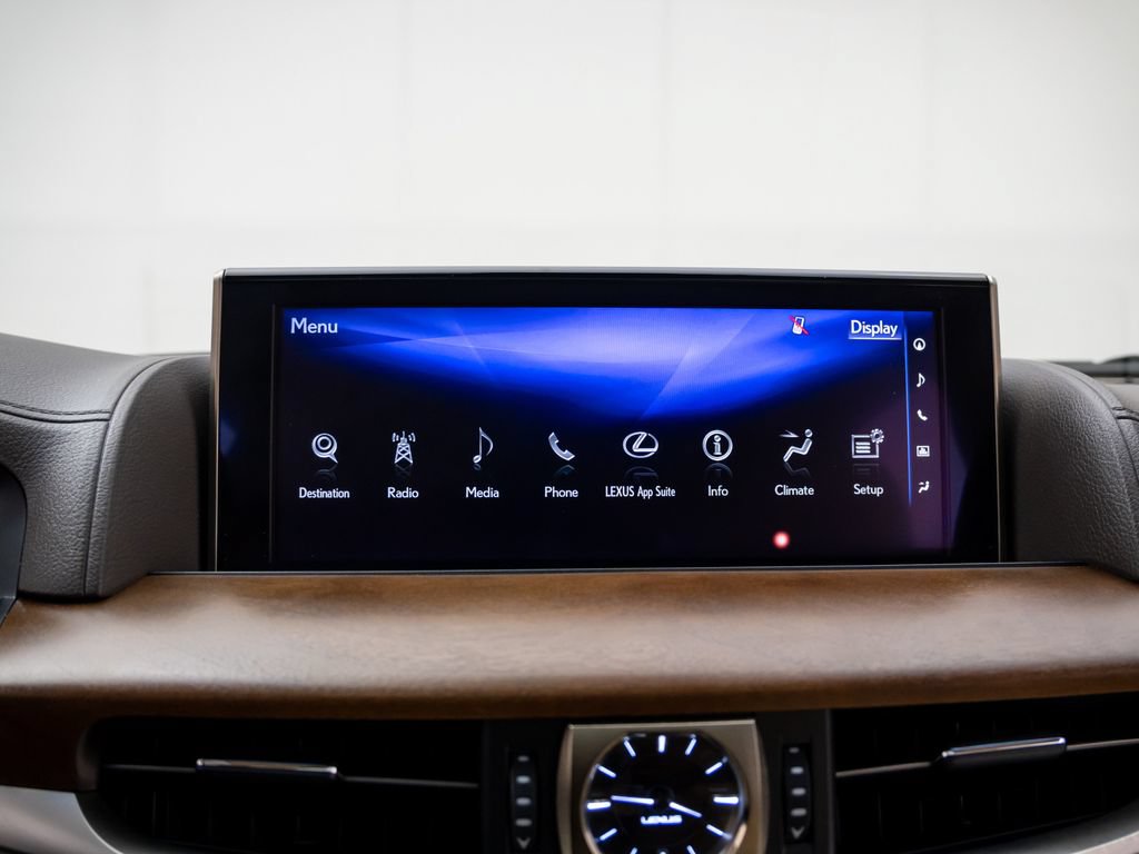 Used 2021 Lexus LX 570 4WD w/ Luxury Package image 23