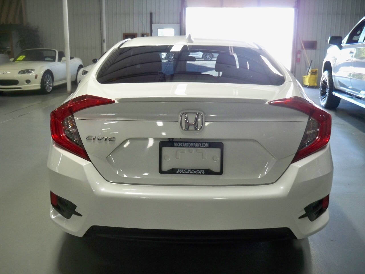 Used 2018 Honda Civic EX-T image 4