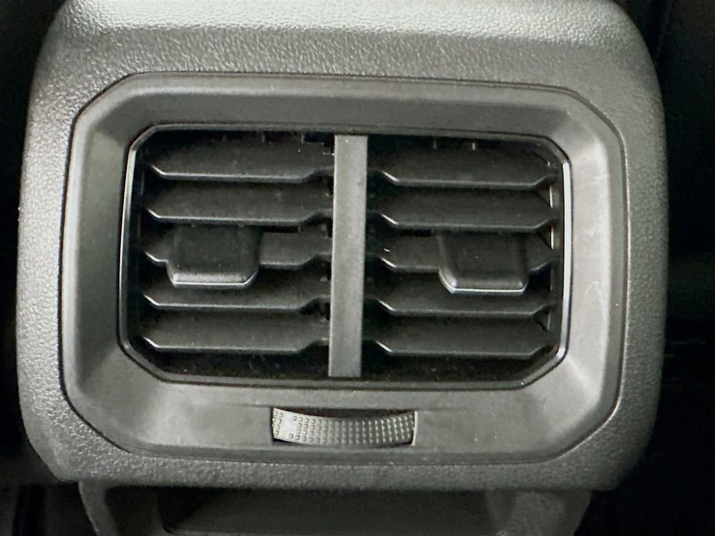 Used 2021 Volkswagen Tiguan SE FWD image 24