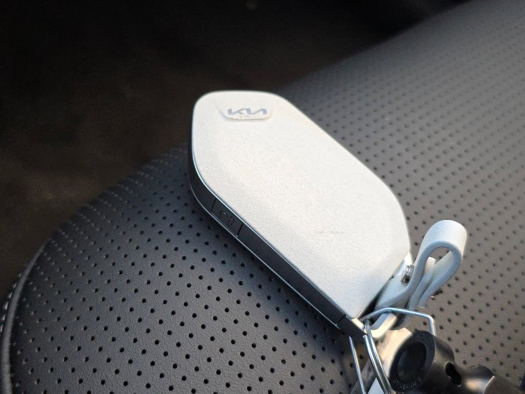 New 2025 Kia EV6 Wind image 32