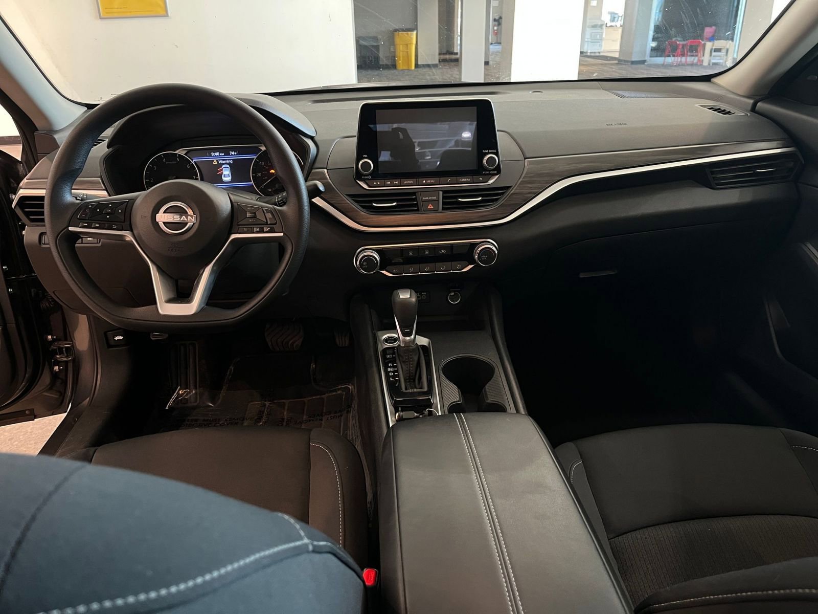 Used 2025 Nissan Altima 2.5 SV image 32