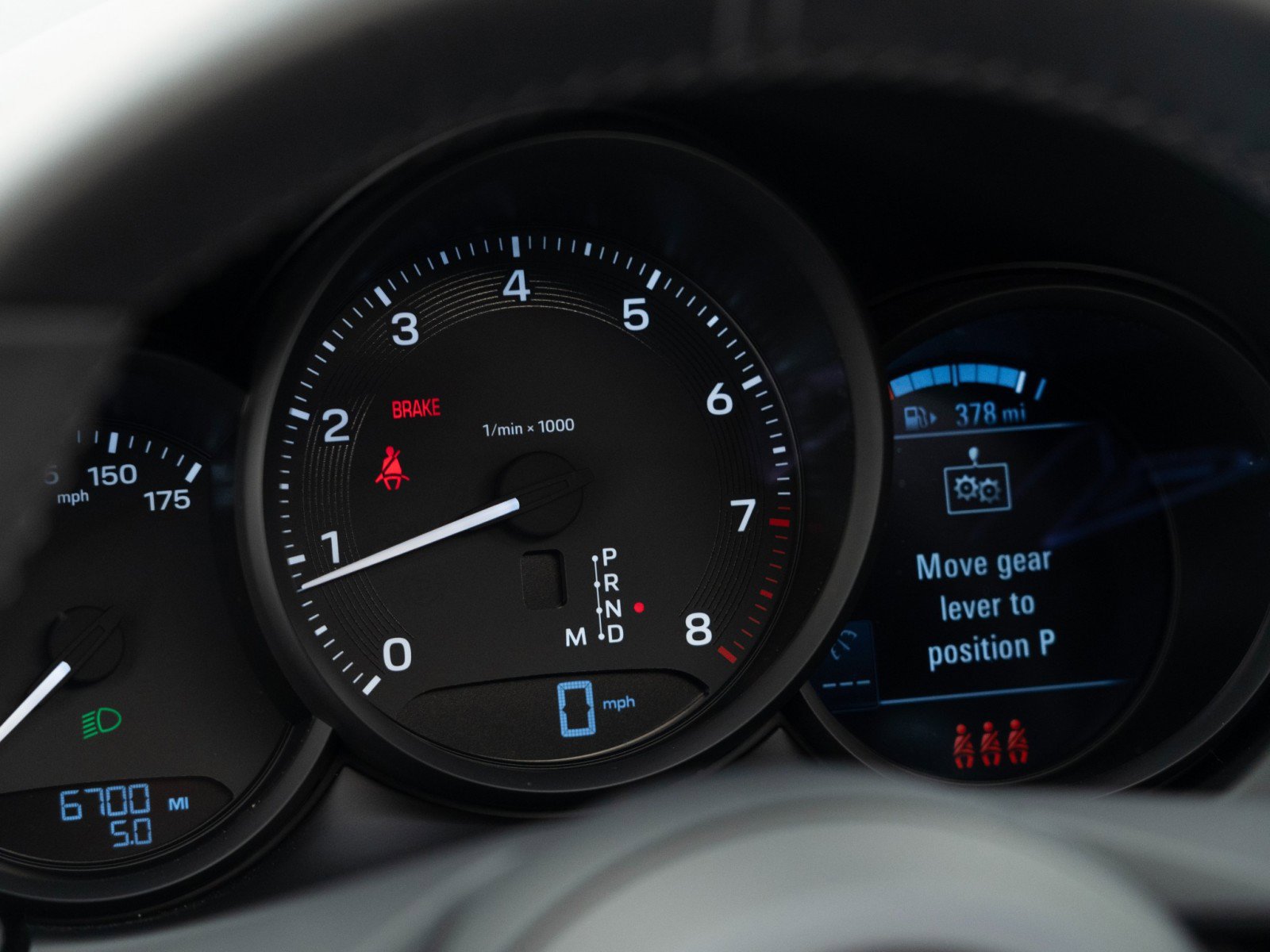 Certified 2025 Porsche Macan AWD/4WD image 23