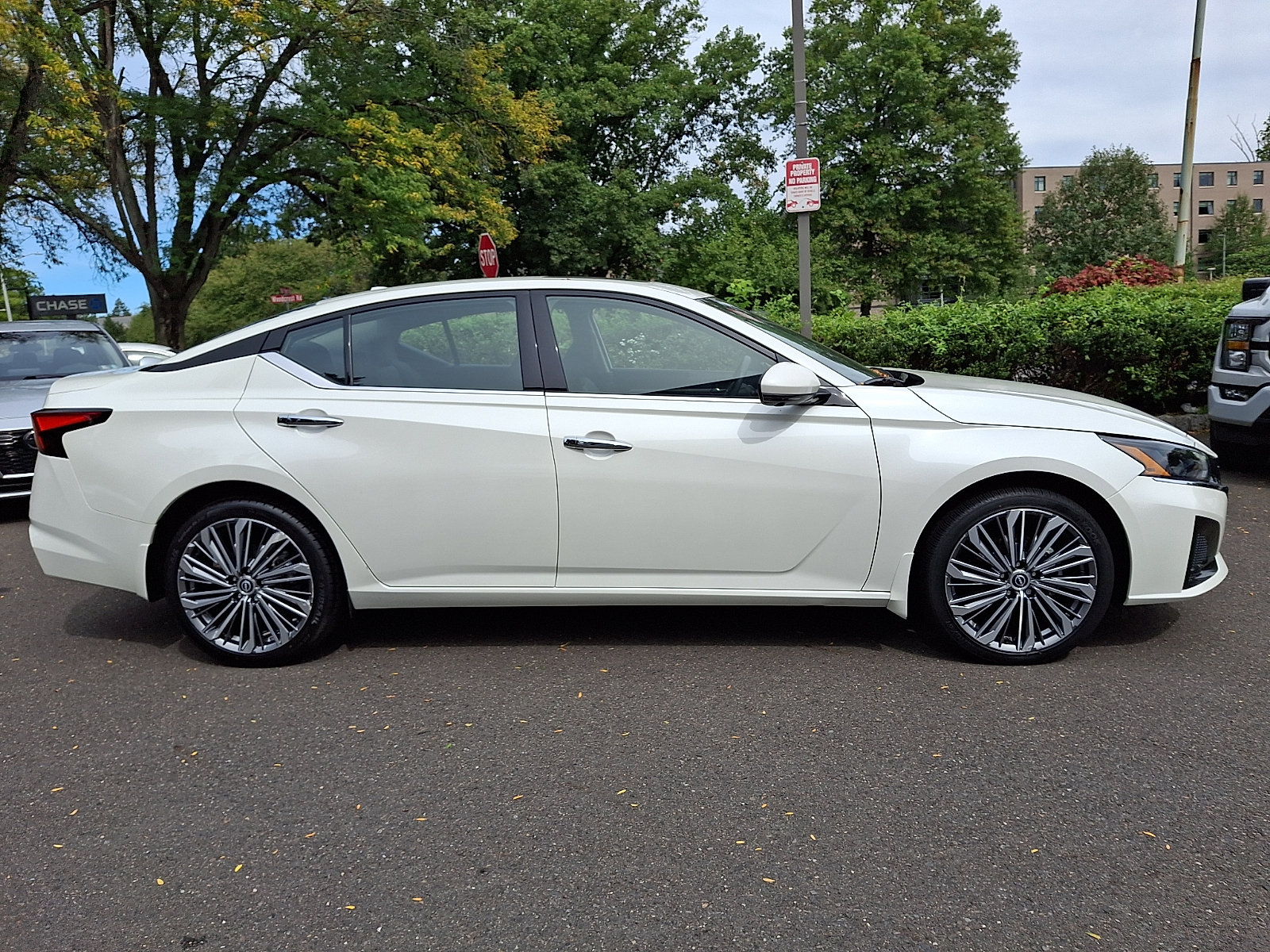 Certified 2025 Nissan Altima 2.5 SL AWD/4WD image 7