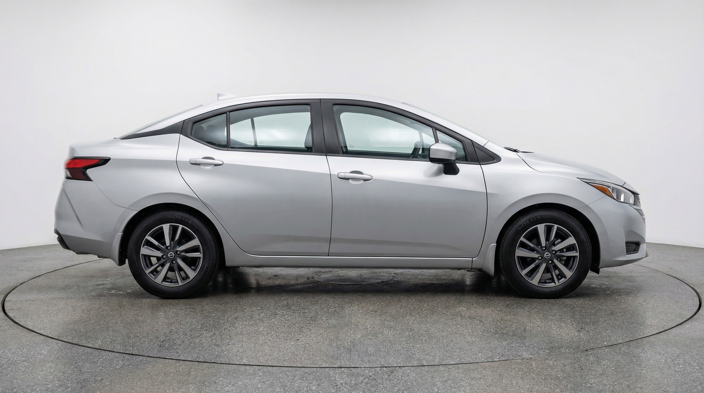 Used 2025 Nissan Versa SV image 11