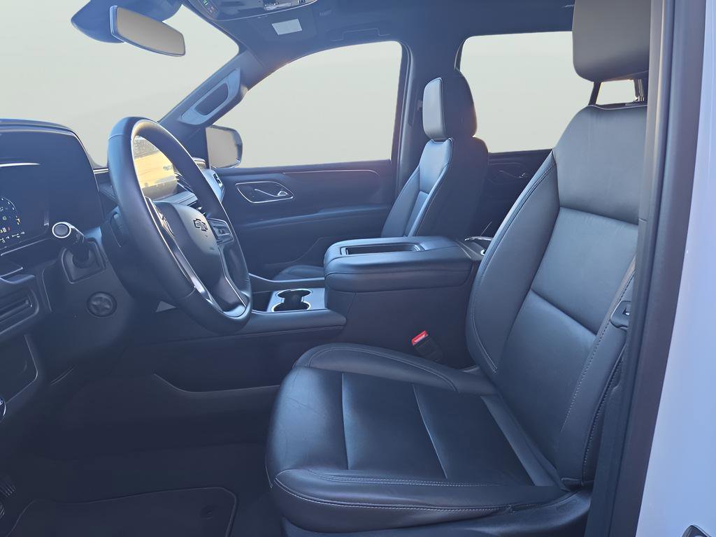 Used 2023 Chevrolet Tahoe Z71 w/ Luxury Package AWD/4WD image 19