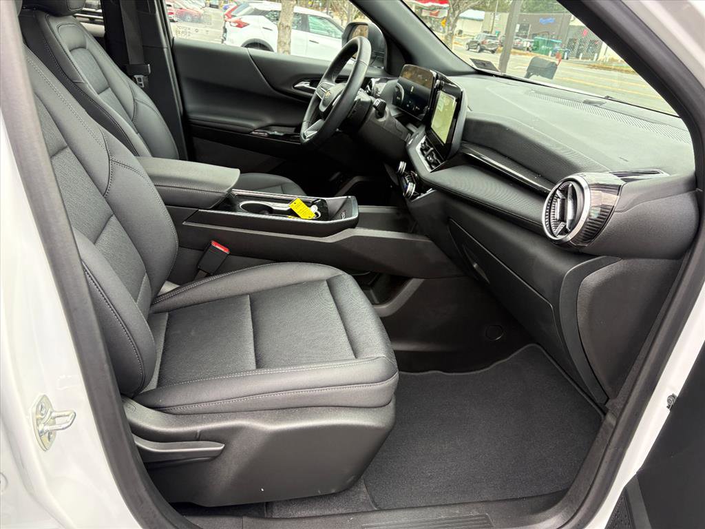 Used 2025 Chevrolet Equinox LT w/ Convenience Package II image 16