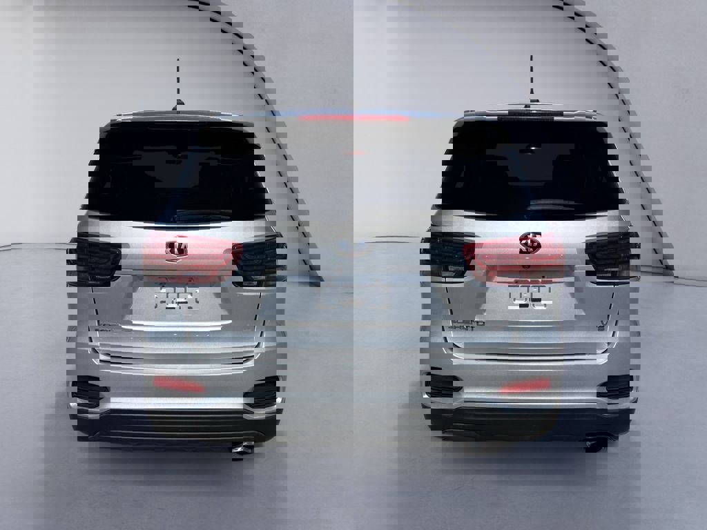 Used 2019 Kia Sorento LX V6 image 4