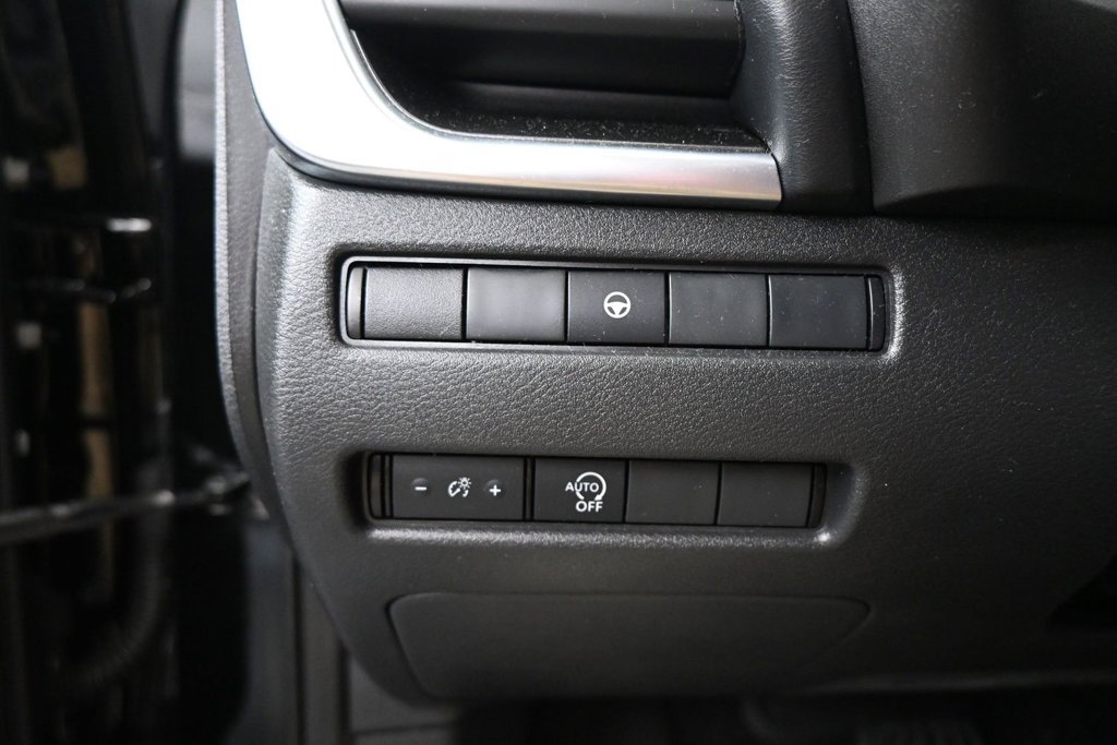 Used 2023 Nissan Rogue SV FWD image 14