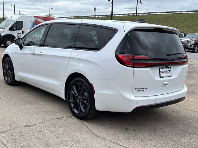 New 2026 Chrysler Pacifica Select image 9