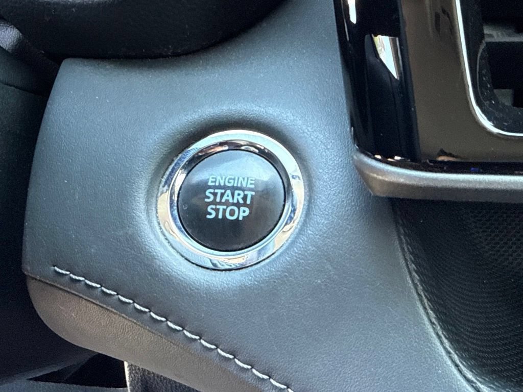 Used 2022 Toyota Highlander LE FWD image 29