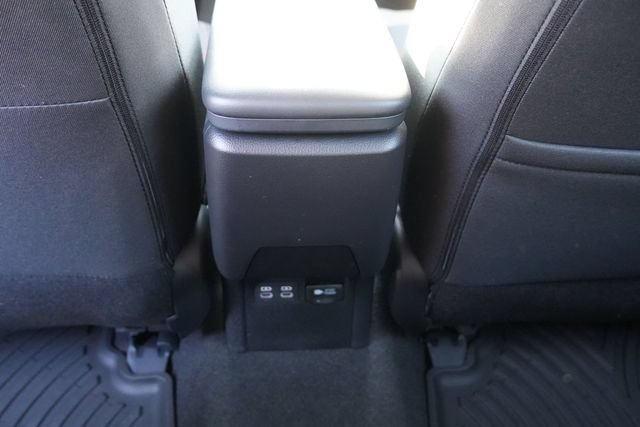 Used 2026 Toyota Prius Plug-In Hybrid FWD image 17