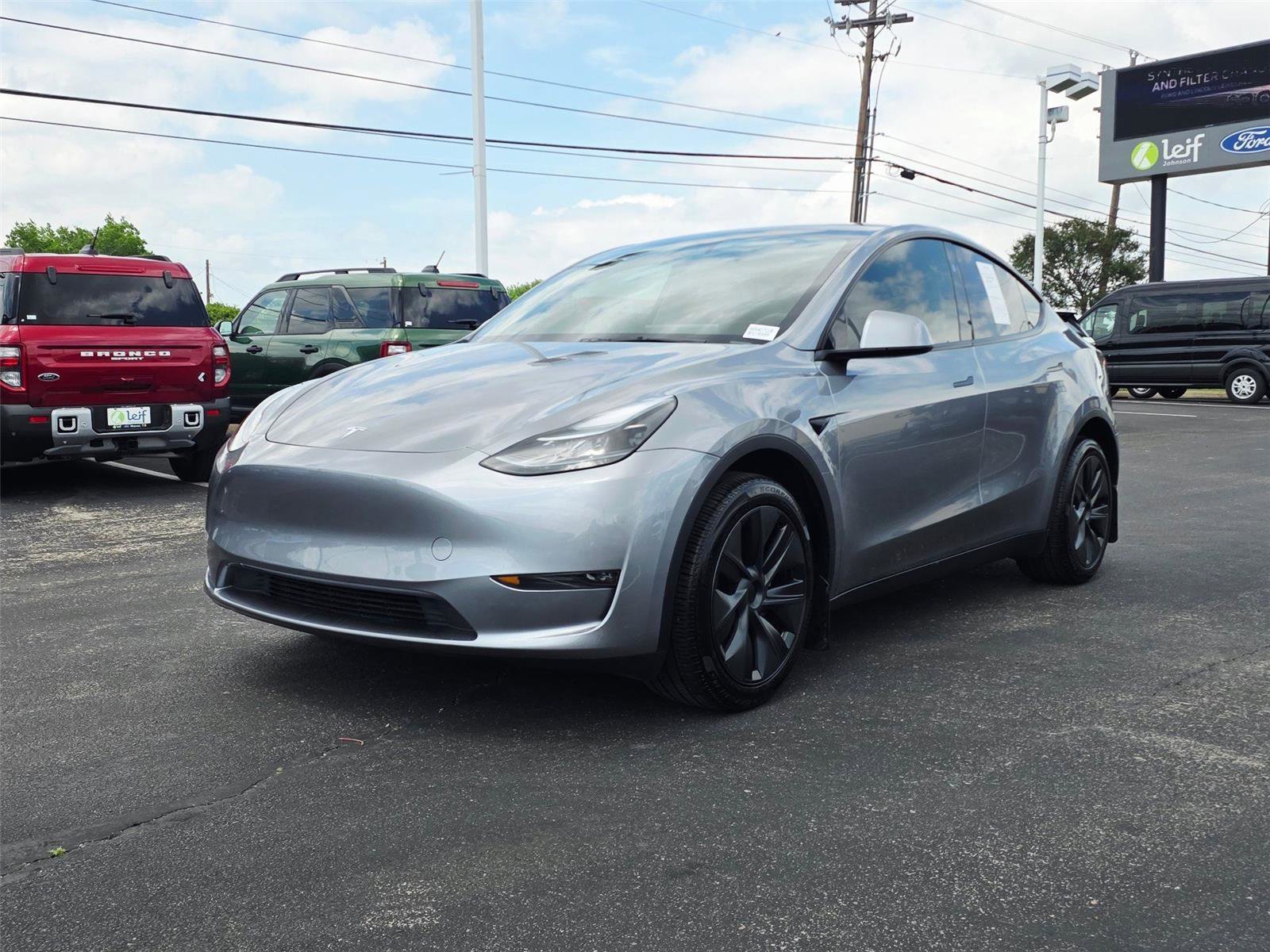Used 2025 Tesla Model Y Long Range image 8