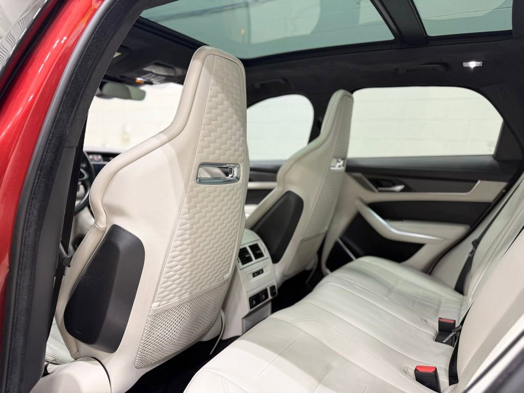 Used 2021 Jaguar F-PACE SVR image 24