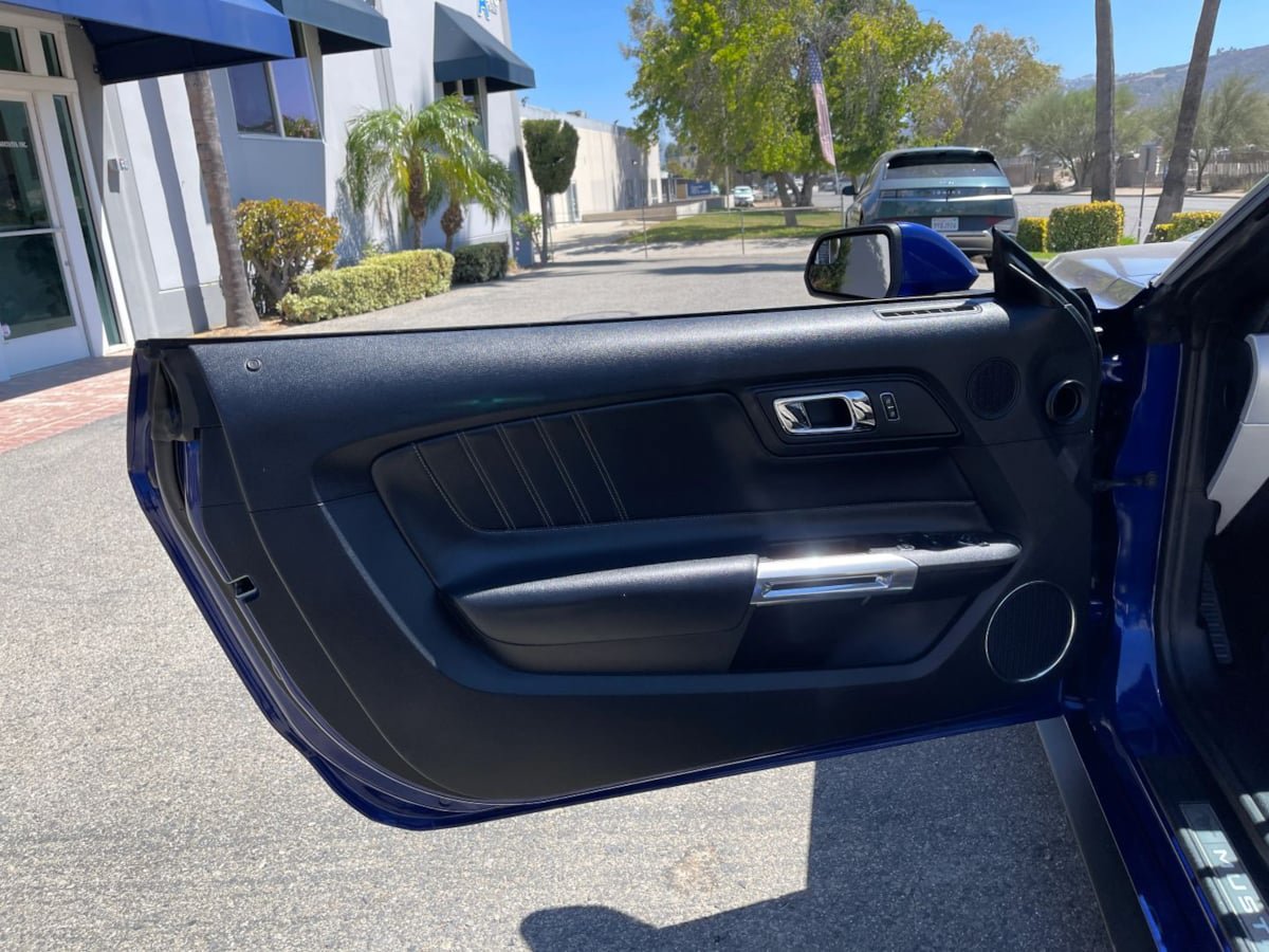 Used 2016 Ford Mustang Premium RWD image 17
