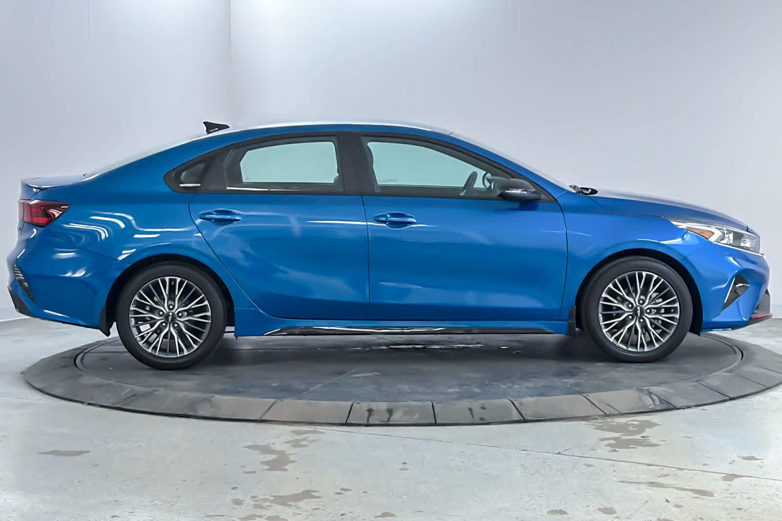 Used 2023 Kia Forte GT-Line FWD image 8