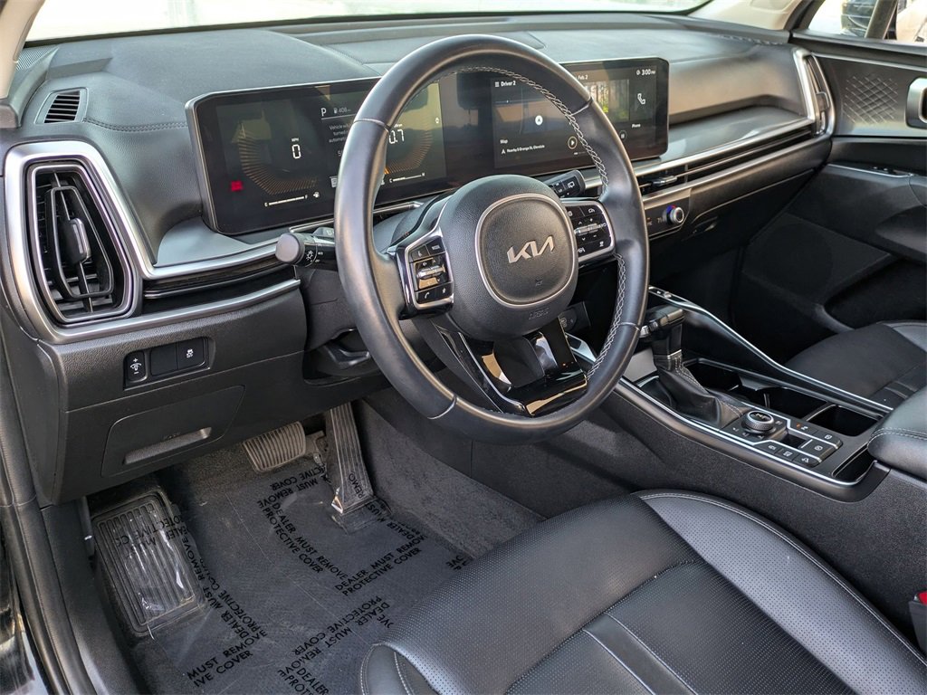 Used 2024 Kia Sorento S image 14