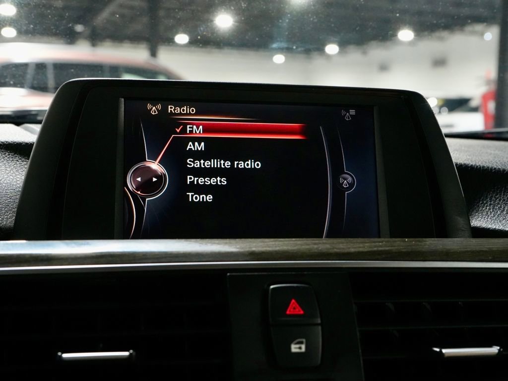 Used 2017 BMW 330i Sedan image 17