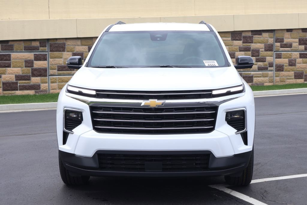 New 2026 Chevrolet Traverse LT w/ Driver Confidence Package FWD image 2