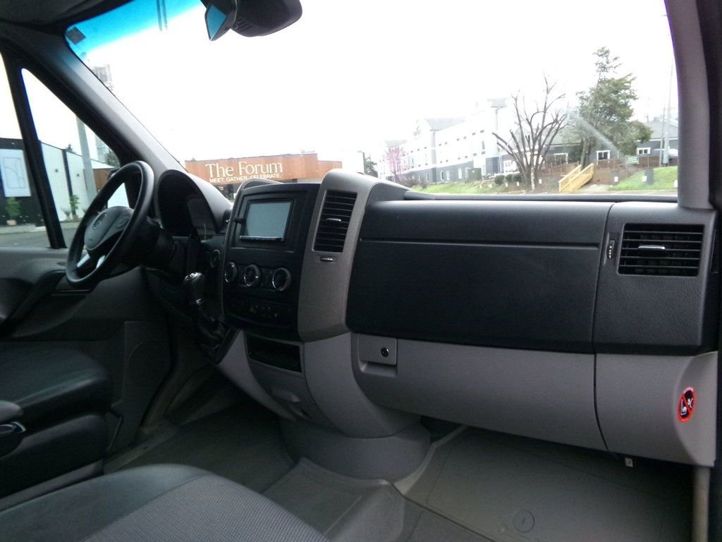 Used 2015 Mercedes-Benz Sprinter 2500 image 13