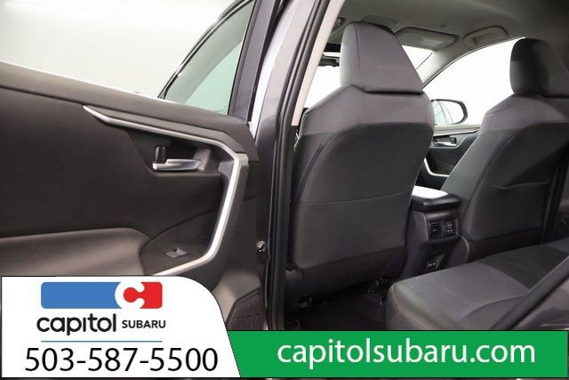 Used 2025 Toyota RAV4 XLE AWD/4WD image 27