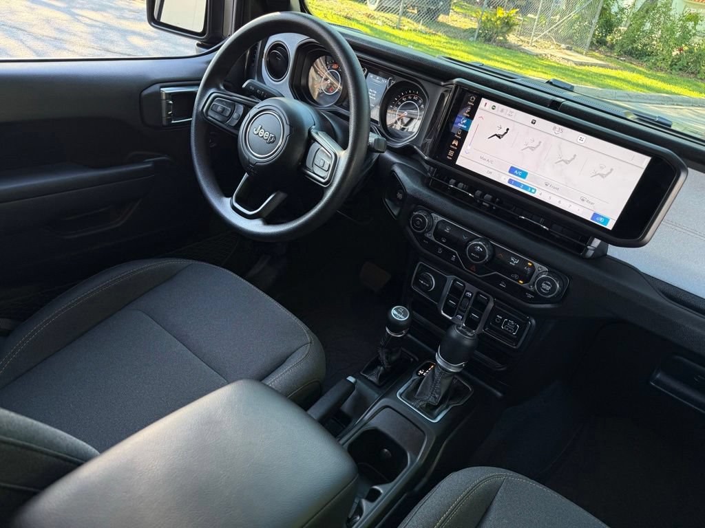 Used 2026 Jeep Wrangler Unlimited Sport AWD/4WD image 10