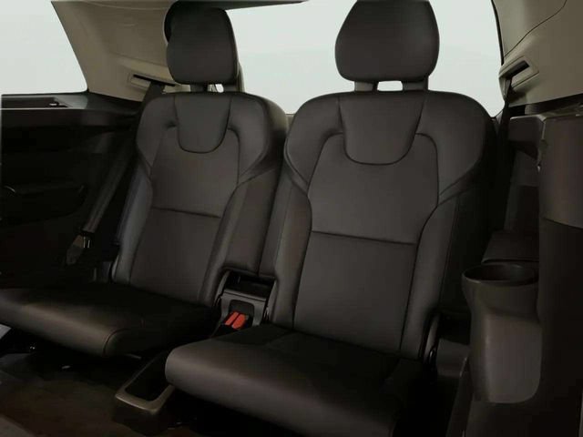 Used 2025 Volvo XC90 B5 Core AWD/4WD image 95