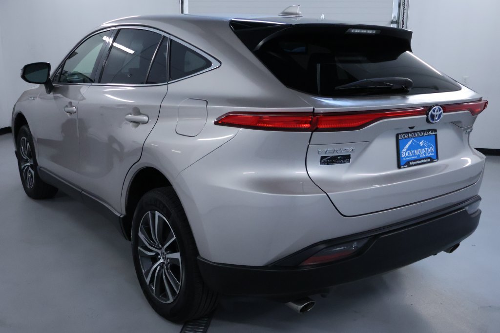 Used 2021 Toyota Venza LE AWD/4WD image 4