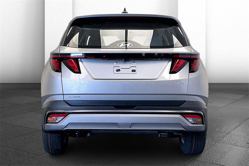 New 2025 Hyundai Tucson SE image 4