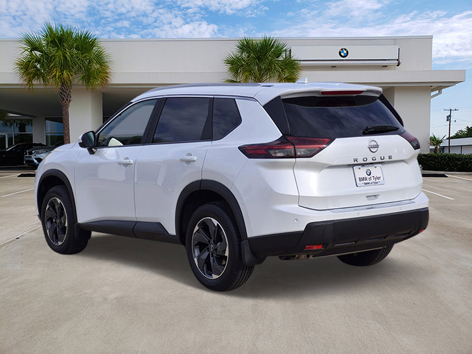 Used 2026 Nissan Rogue SV w/ SV Premium Package image 6