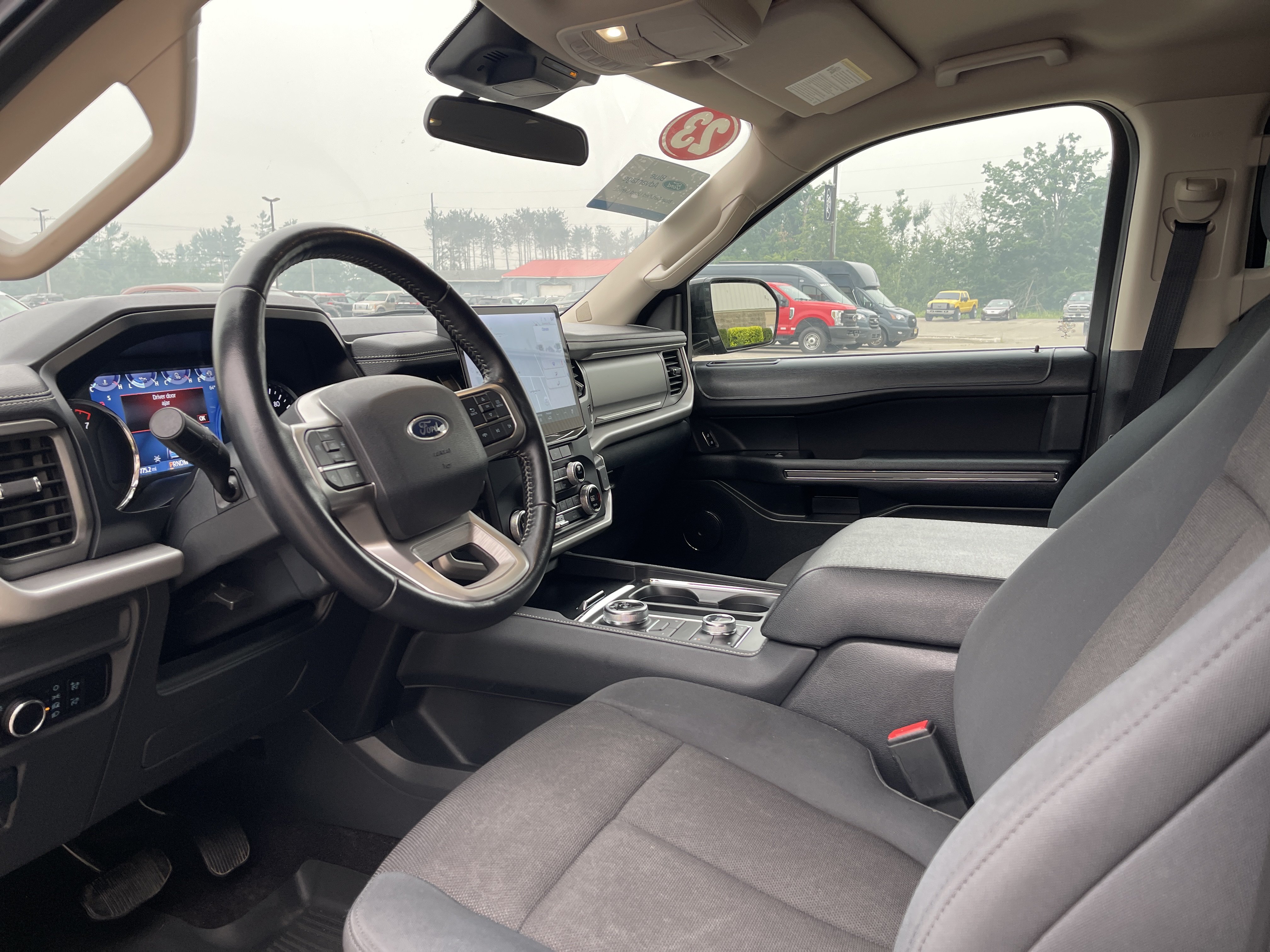Used 2023 Ford Expedition XL AWD/4WD image 12