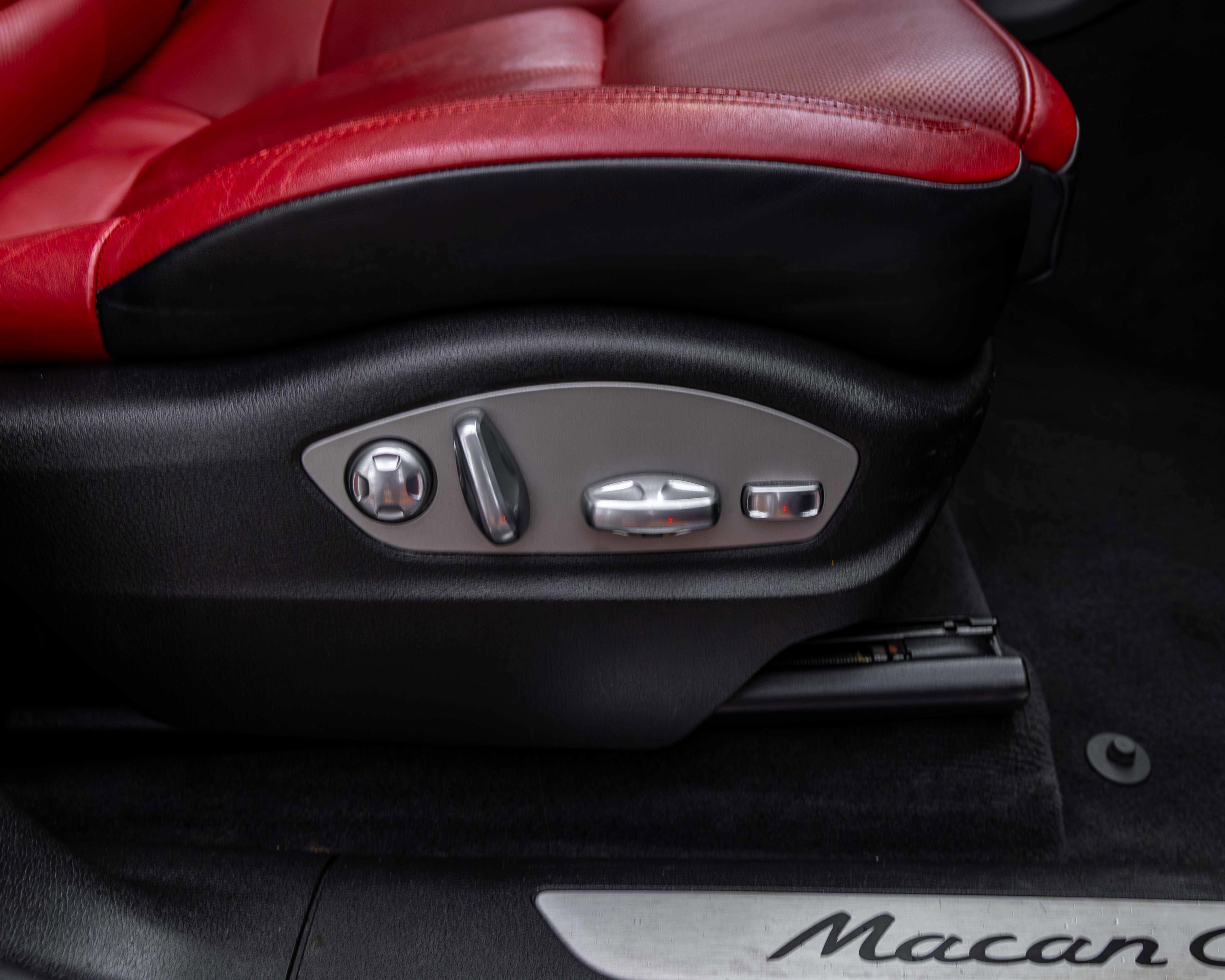 Used 2017 Porsche Macan GTS image 65