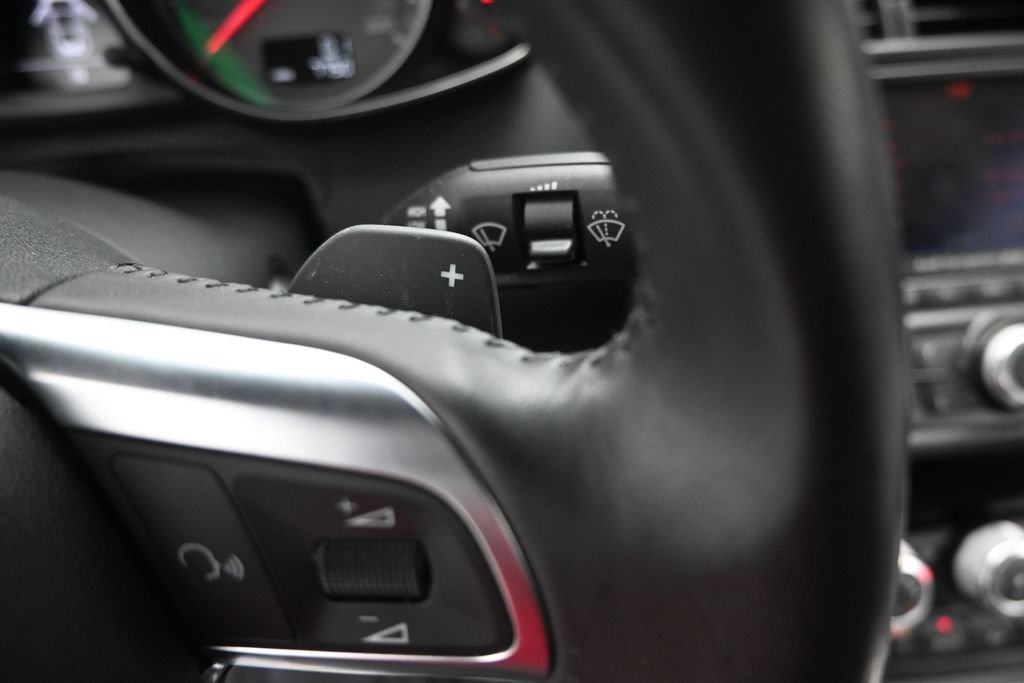 Used 2012 Audi R8 V8 AWD/4WD image 24