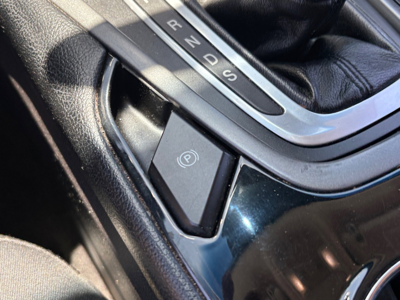 Used 2017 Ford Edge SE FWD image 28