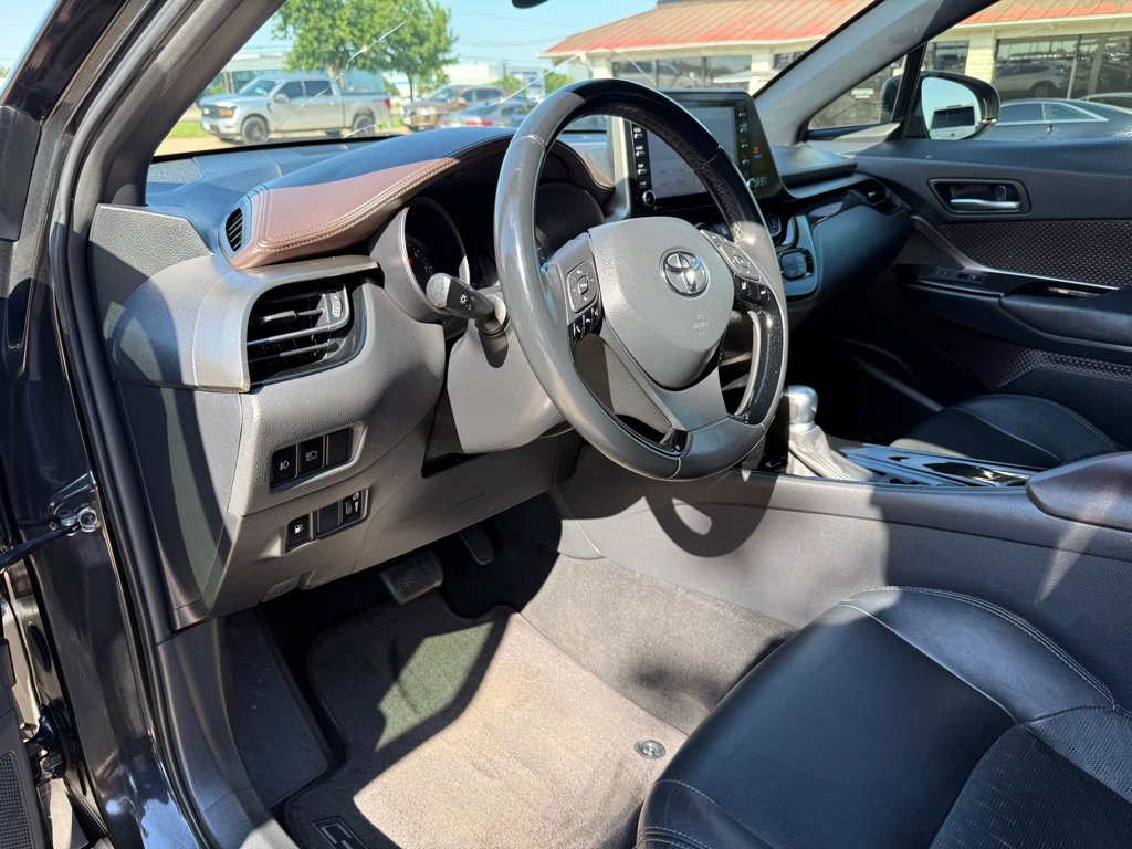 Used 2019 Toyota C-HR Limited FWD image 14