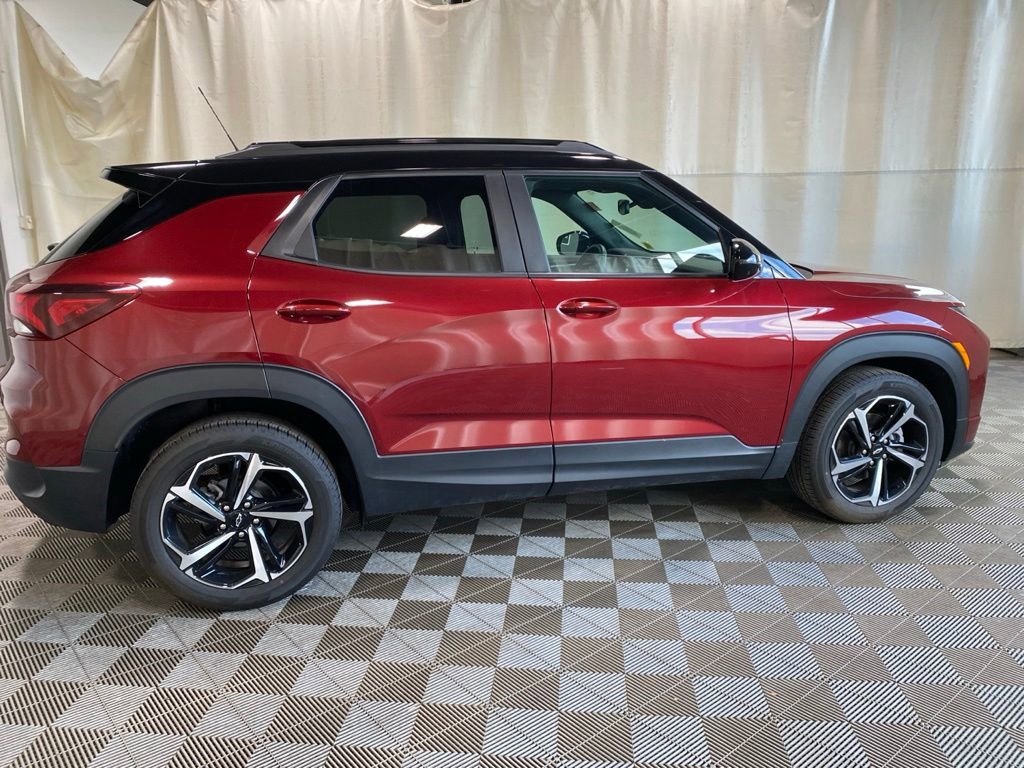Used 2023 Chevrolet TrailBlazer RS w/ Sun and Liftgate Package FWD image 15