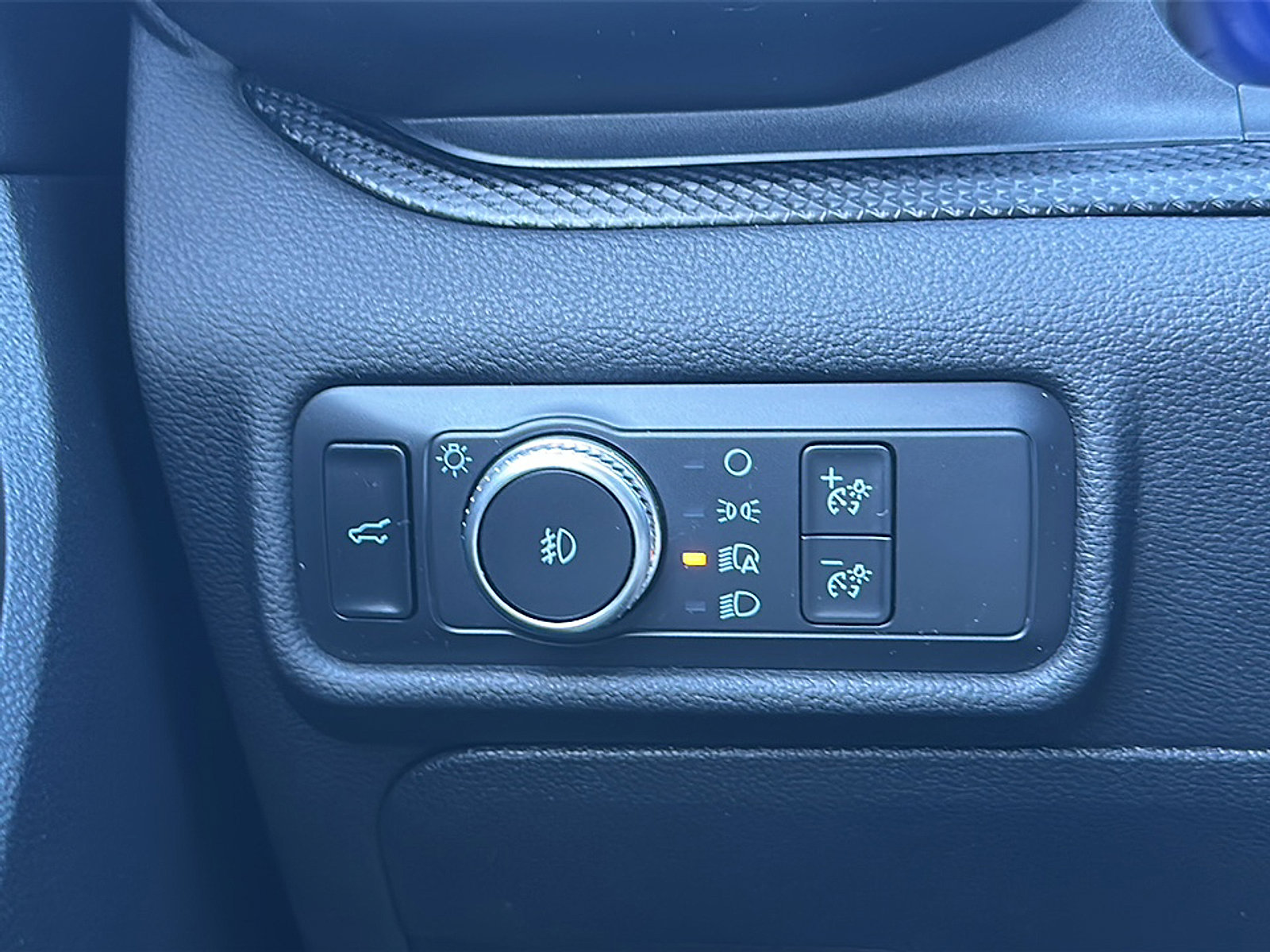 Used 2020 Ford Explorer ST w/ Premium Technology Package image 37