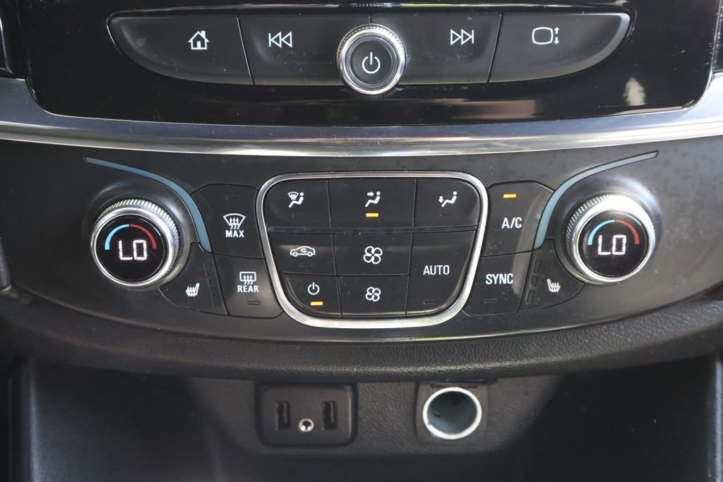 Used 2023 Chevrolet Traverse LT AWD/4WD image 18