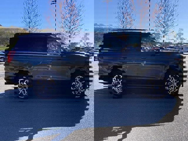 Certified 2025 Ford Expedition Active video 2