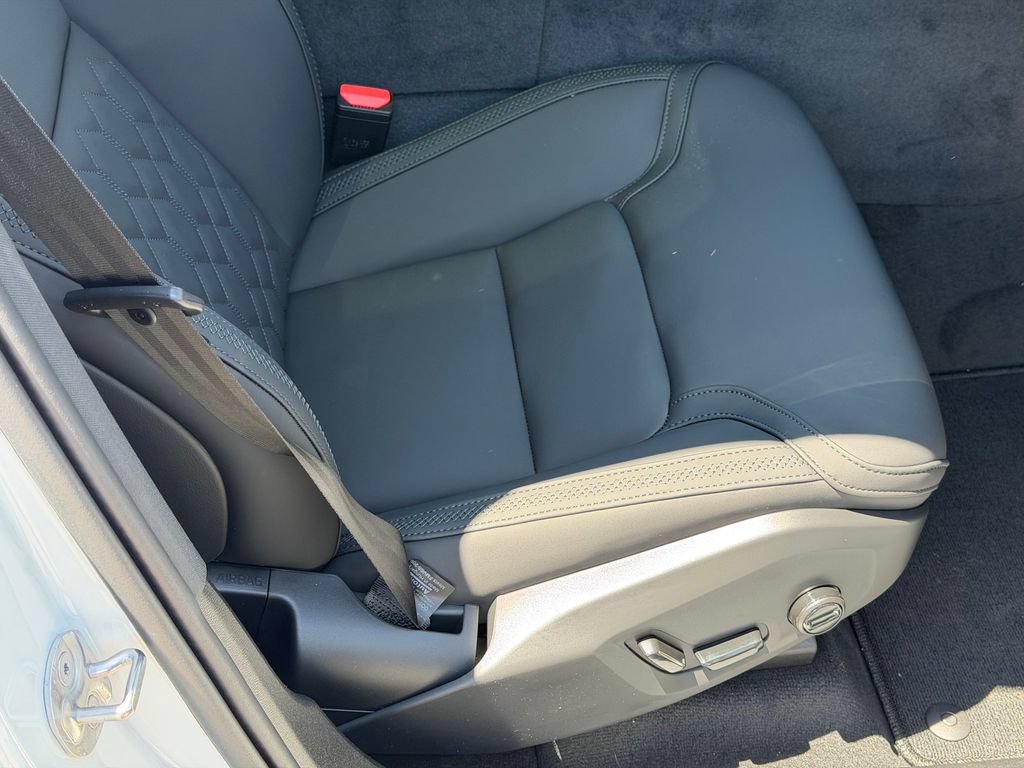 New 2026 Volvo XC60 T8 Core w/ Climate Package AWD/4WD image 8