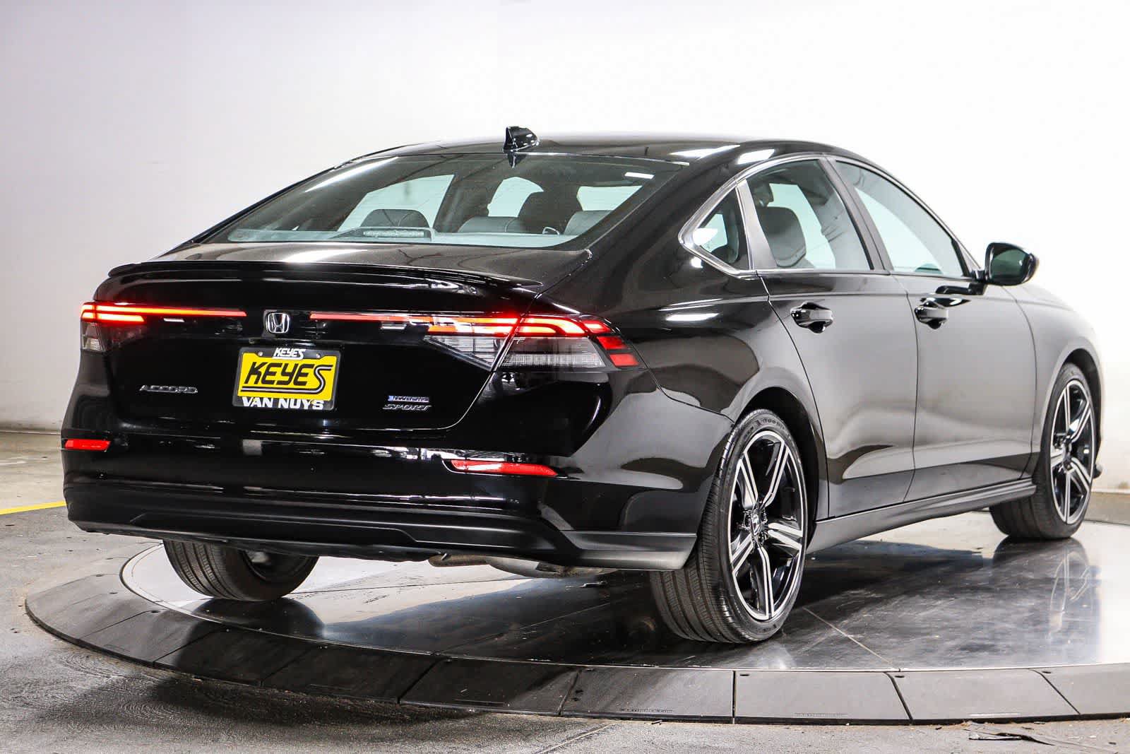 Used 2024 Honda Accord Sport image 10