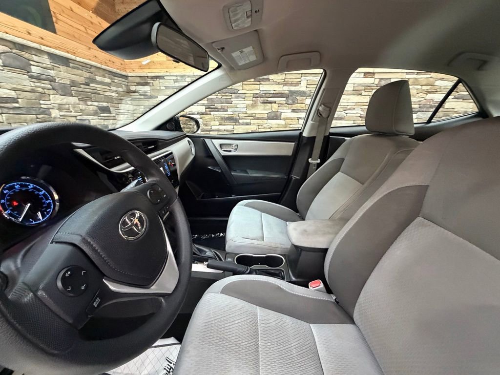 Used 2018 Toyota Corolla LE image 11