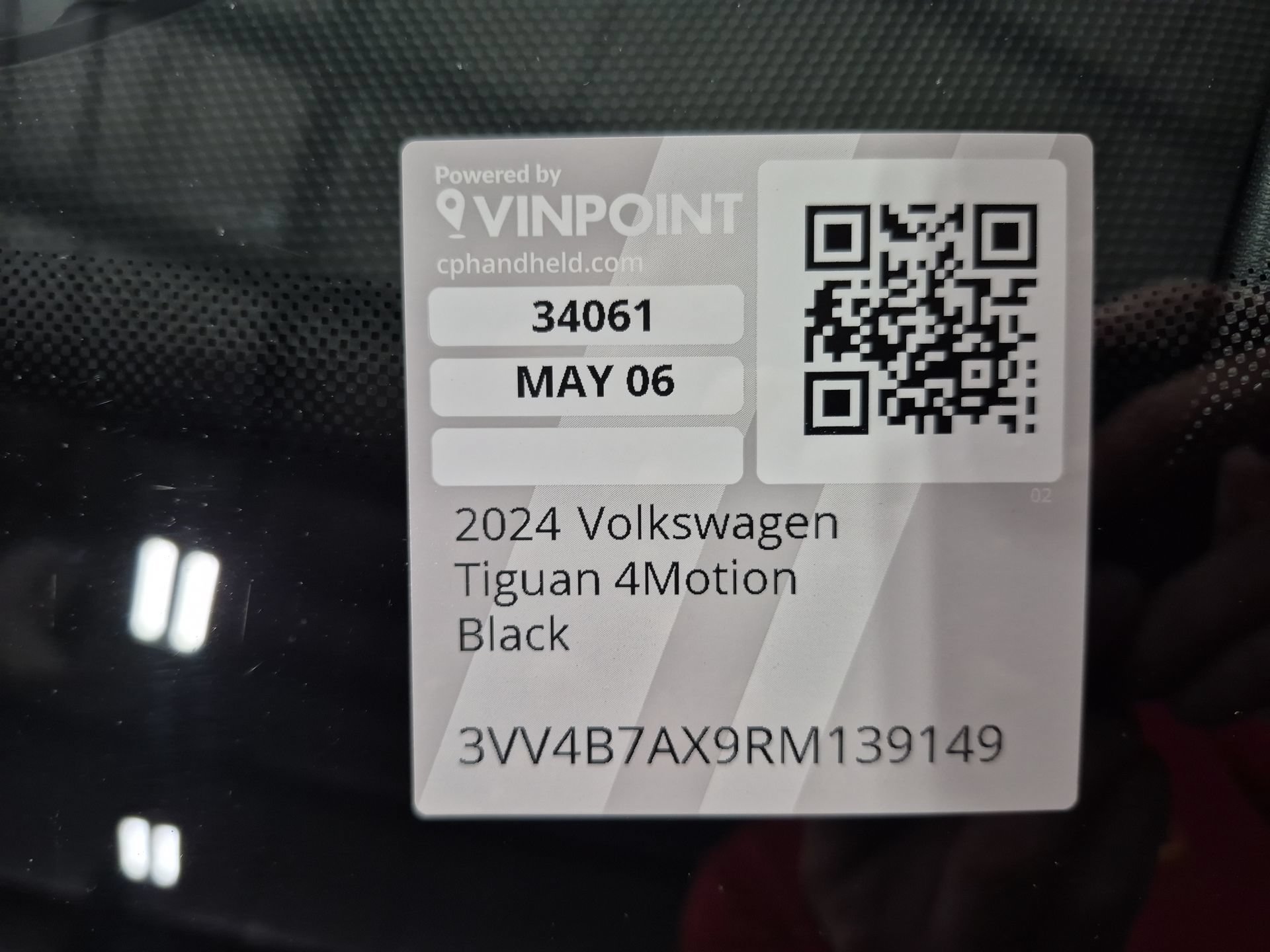 Used 2024 Volkswagen Tiguan SEL R-Line AWD/4WD image 35