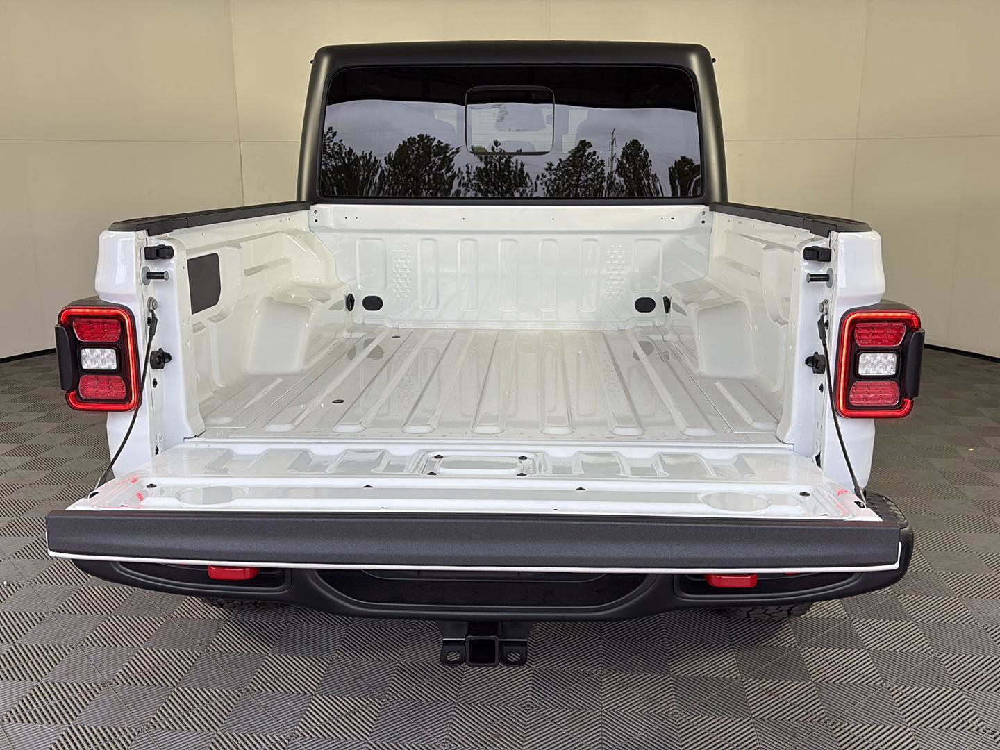New 2026 Jeep Gladiator Rubicon w/ Steel Power Dome Hood Package AWD/4WD image 7