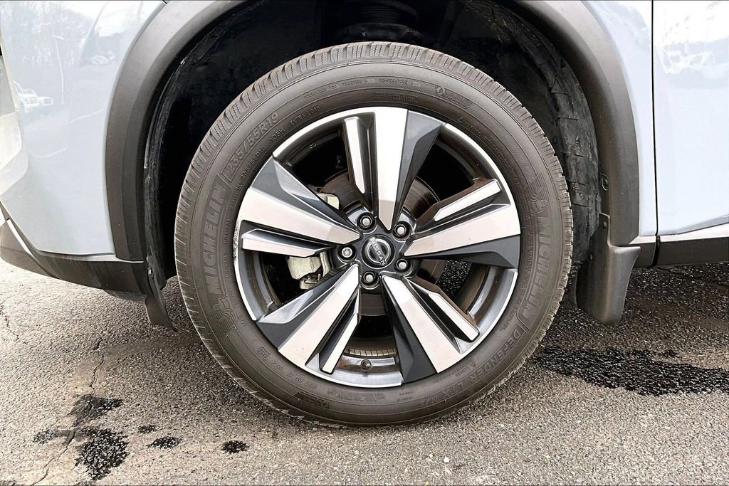 Used 2023 Nissan Rogue SL image 4