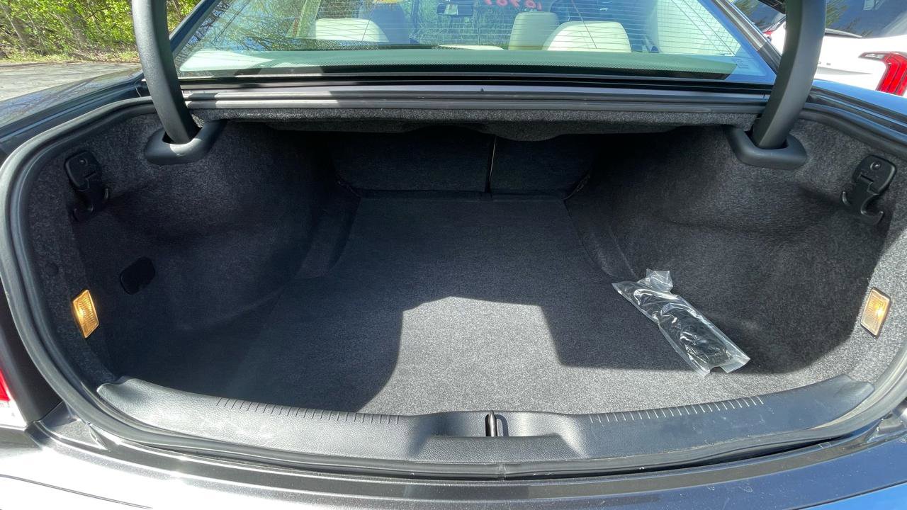 Used 2015 Chrysler 300 C w/ Light Group image 24